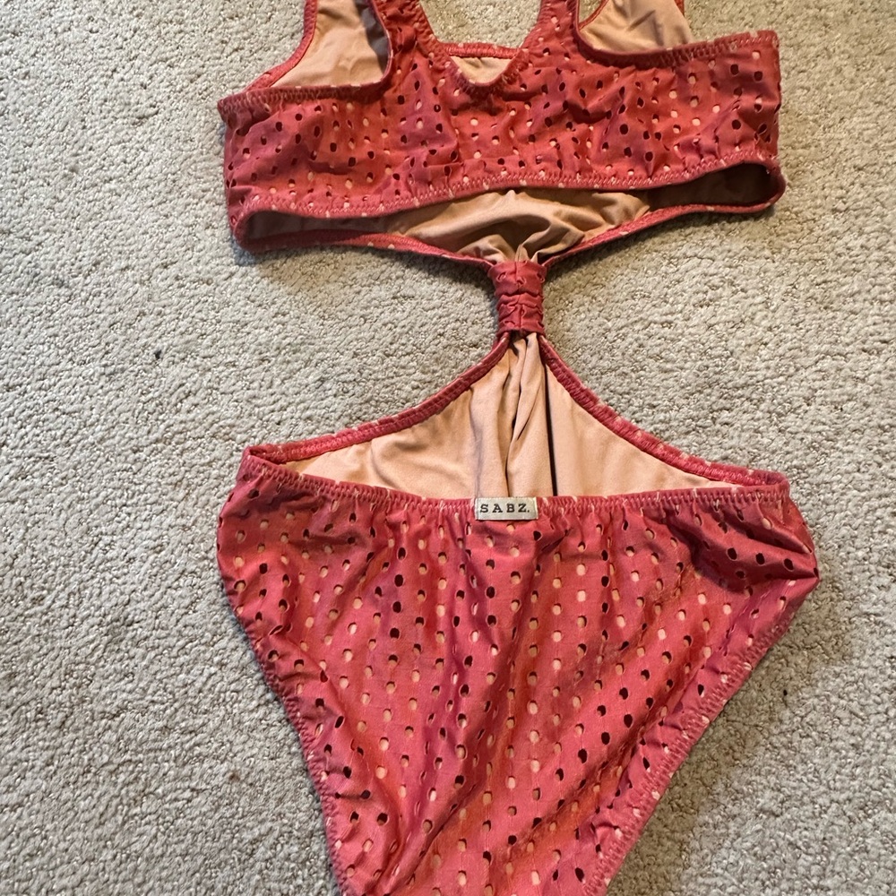Sabz one piece cutout swimsuit - Picture 5 of 5